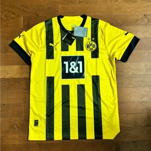 Borussia Dortmund Jersey 22/23 home kit